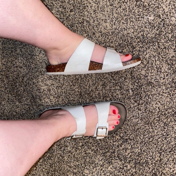 Well Worn Women’s Sandals - Picture 2 of 2